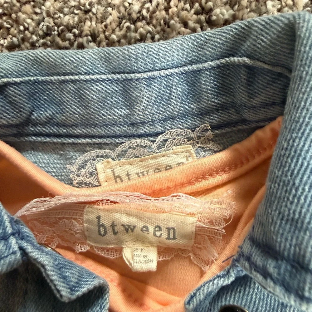 btween Toddler Girl Blue Jean Jacket and Floral Pants Matching Set Size 2T NWT - Picture 2 of 3